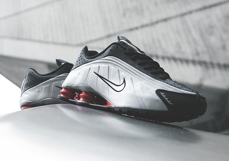 nike-shox-r4-black-silver-1