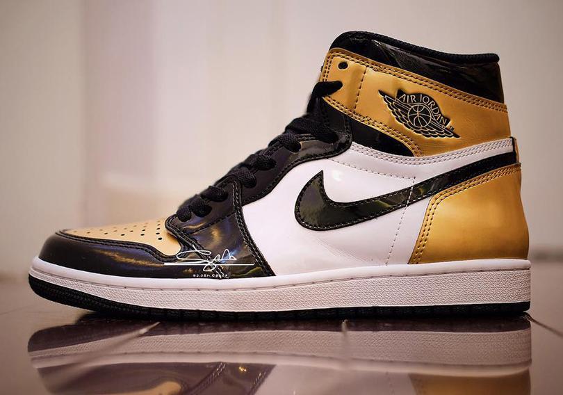 air-jordan-1-black-gold-january-2018