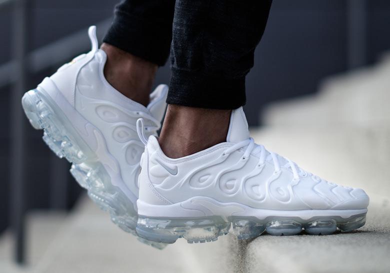 nike-vapormax-plus-triple-white-release-info1