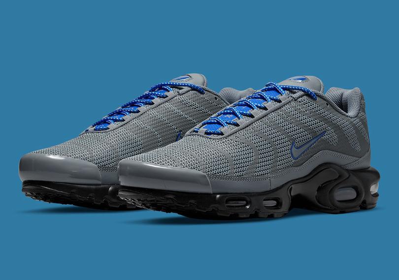 nike-air-max-plus-reflective-grey-blue-DN7997-002-7