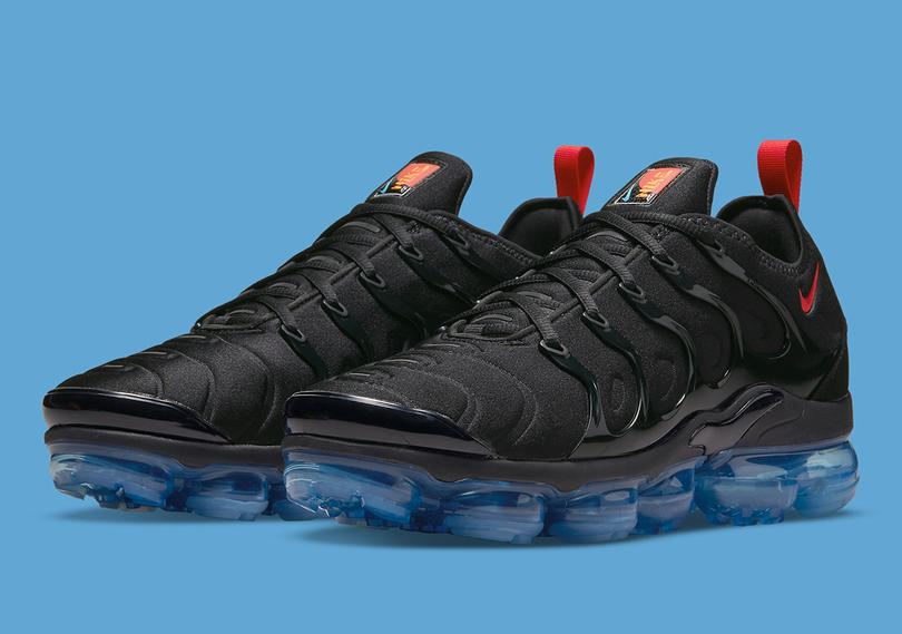 Nike-Air-Vapormax-Plus-DQ7626-001-4