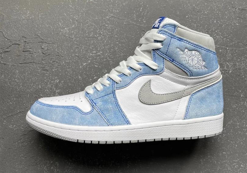 air-jordan-1-retro-high-og-hyper-royal-light-smoke-grey-white-555088-402-5