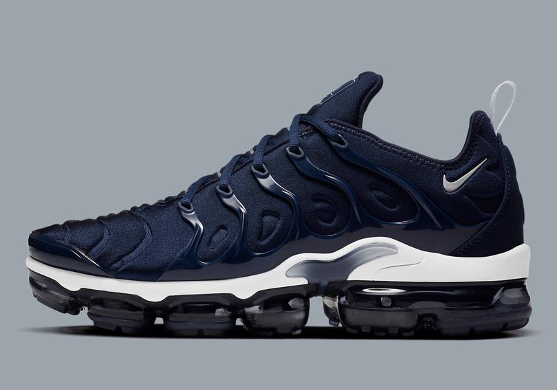 Nike-VaporMax-Plus-DH0611-400-4