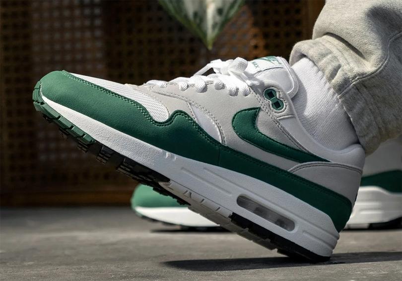 Nike-Air-Max-1-Evergreen-Store-List-1