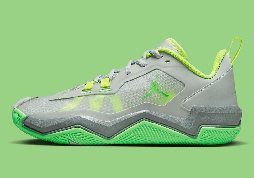 jordan-westbrook-one-take-4-grey-volt-DZ3338-003-7